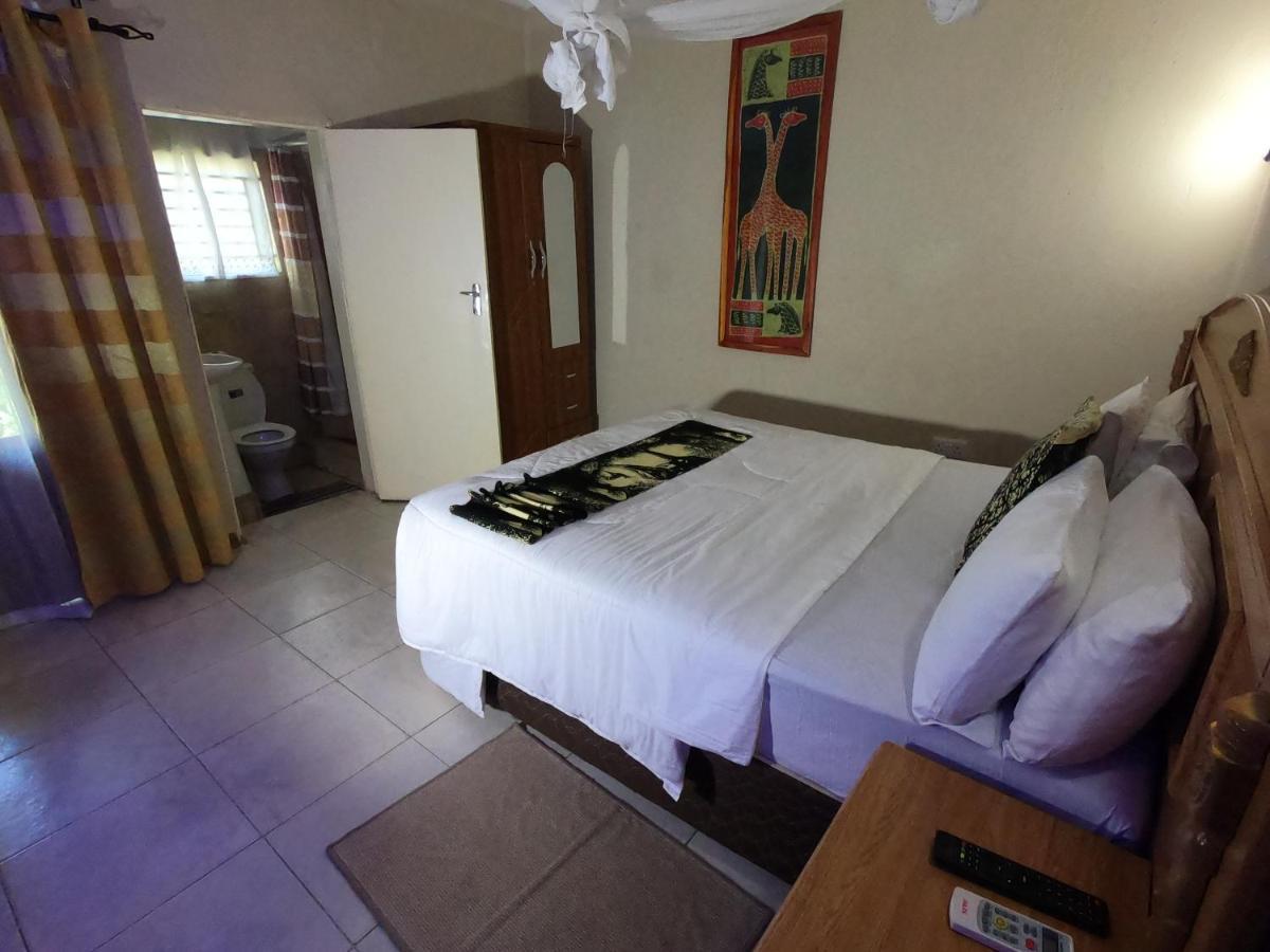 Golden Days Lodge Livingstone Extérieur photo