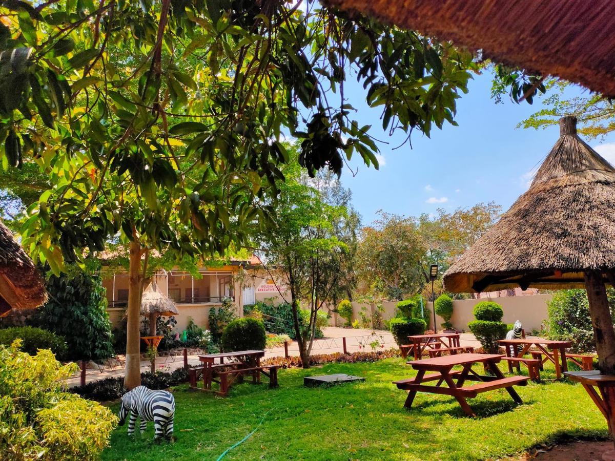 Golden Days Lodge Livingstone Extérieur photo