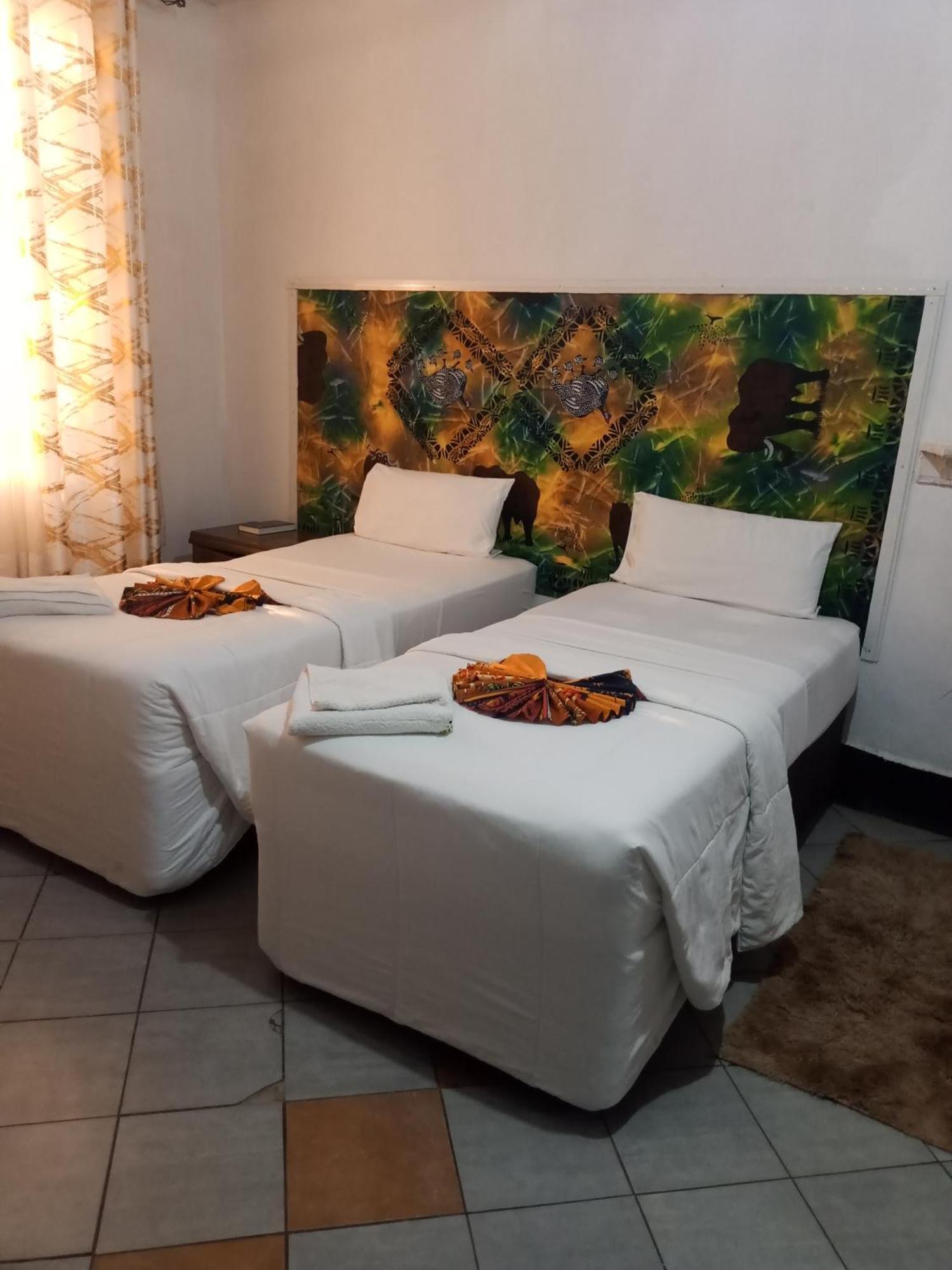 Golden Days Lodge Livingstone Extérieur photo