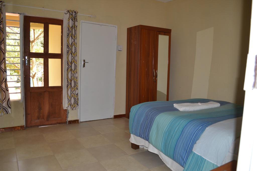 Golden Days Lodge Livingstone Extérieur photo